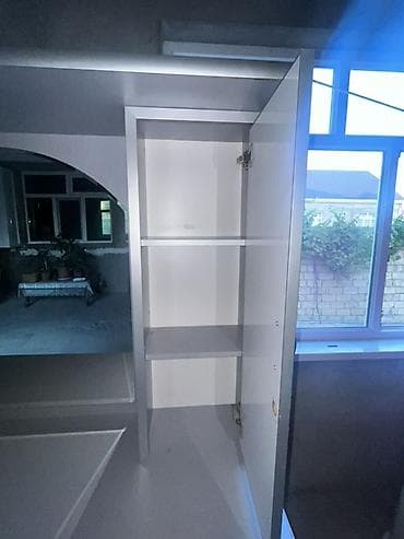 tibbi ref: Salon üçün iş masası və güzgülü vitr - Geniş iş səthi: makiyaj, saç — 4