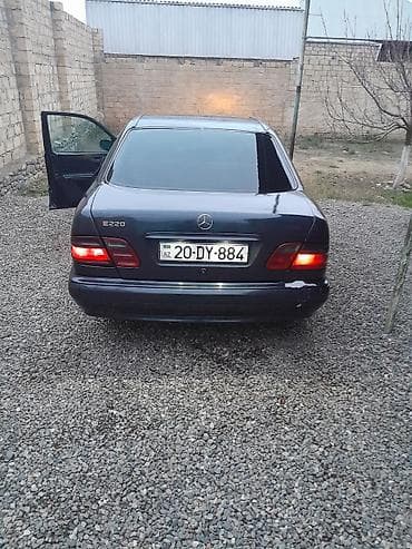 bmw e39 spoiler: Mercedes-Benz E 220: 2.2 l | 2000 il Sedan — 4