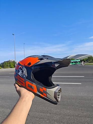 Full-Face dəbilqə(kask) M/L ölçüsünde - Tip: Motokros/Enduro tam üz