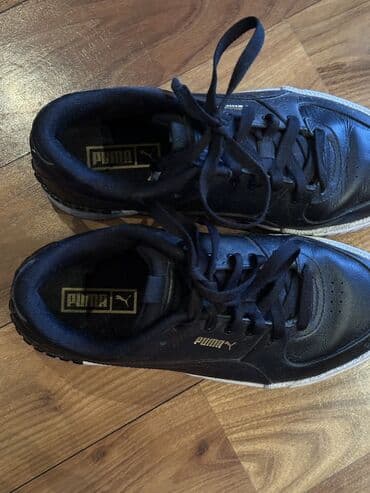 Subaru: Puma idman ayaqqabısı - Rəng: qara, ağ altlıqla - Material — 2