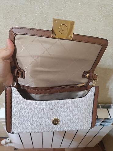 Michael kors çanta satılır.
originaldı.
2 defe tutulub.
teze kimidi lalafo.az -da Michael kors çanta satılır.
originaldı.
2 defe tutulub.
teze kimidi