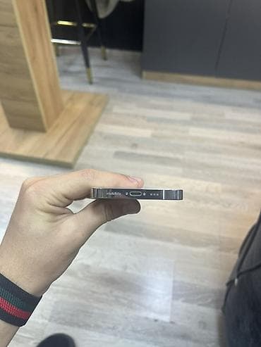 Elektronika: IPhone 13 Pro, Gümüşü — 5