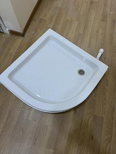Duş şlanqları: Yeni, isdifade olunmuyub Kvadrat/kvarto dairəvi forma duş trapı (duş — 1
