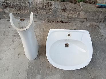 hamamlar: Açıq ağ rəngdə, keramika materialdan pilleli (pedestal) lavabo — 3