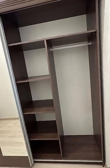 Geniş həcmli sürgülü qapılı qarderob - Material: ağac fakturalı — 3