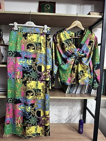 Toy paltarları və aksesuarları: Qadın dəsti – 2 parça
40 beden yenidir — 1