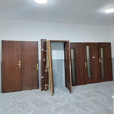 3 eded otaq qapıları 2.10 h - 90sm eni olan yere gedir. 2 eded hamam