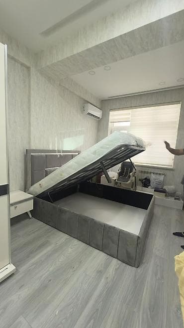 Çarpayılar: Qaldırılan bazalı çarpayı dəsti - Ölçü: təxmini 160x200 sm (şəkildə — 2