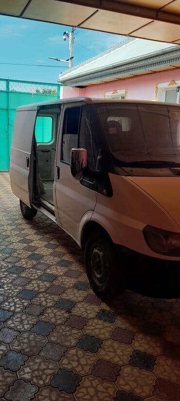 yük daşıma maşınları: Ağ rəngdə Ford Transit furqon, yük daşınması və ya kommersiya — 3