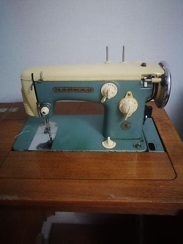 Ventilyatorlar: Ayaq pedallı tikiş maşını və qatlanan şkaf stol komplekti — 5