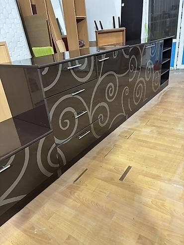 gurcu xengeli aparati: Düz TV altlığı, Polkalı — 2