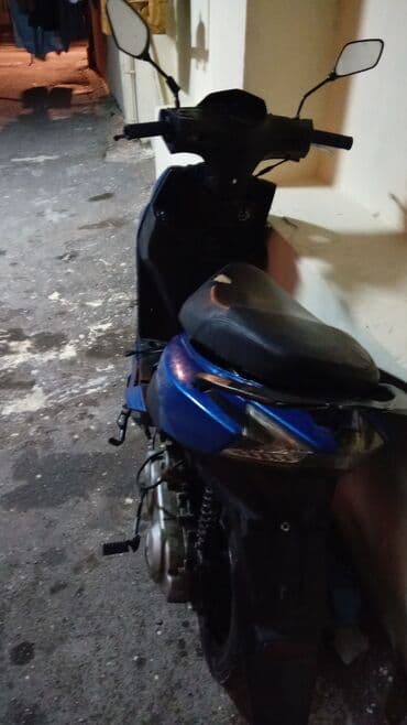 moon af: Moon - 2022, 80 sm3 — 2