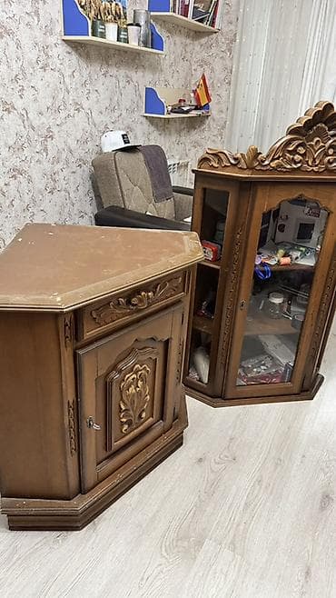 bufet: Künc vitrin–bufet dəsti Fistiq agacinnandur. Cox keyfiyyetlidir. Ust — 2