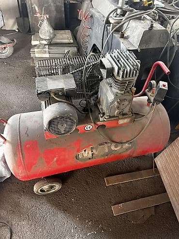 Soyuducu avadanlığı: Sənaye tipli hava kompressoru
200 lit kampresor — 2