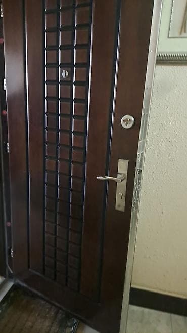 qapi plastik: Metall giriş qapısı - Material: polad karkas, dekorativ taxta — 1