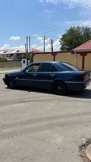 turbo az f10: Mercedes-Benz C 180: 1.8 l | 1995 il Sedan — 2