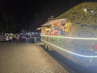 şaxta baba saxta can: Açıq havada yerləşən mobil kafe – Bella Coffee & Drinks Məhsul və — 8