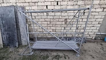 1400 kvadrat var istəyən olsa buyrun nömrə ilə əlaqə saxlayın əla — 3
