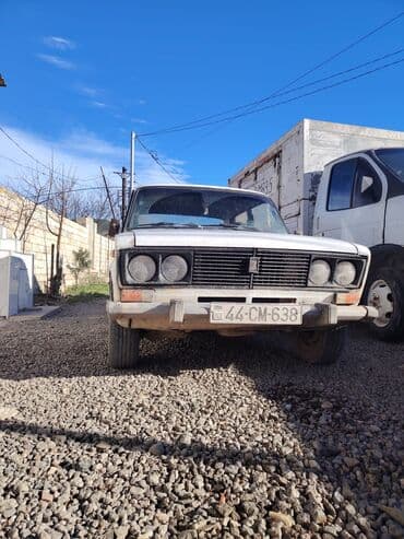 volkswagen tiguan 150 л с: - Kuzov: 4 qapılı sedan, klassik idarəetmə və sadə mexanika - Faralar — 2