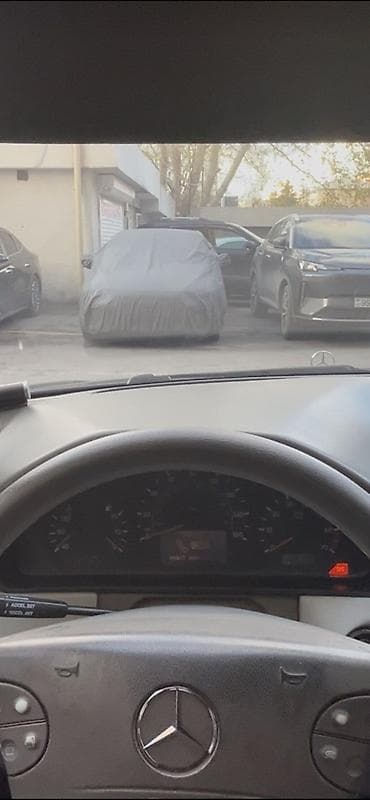 mercedesbenz s 320: Mercedes-Benz sükan arxasından görüntülənən sedan. Pribor satılır - — 2