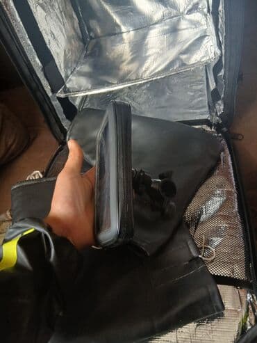 nerd dasi: Wolt brendi olan, yemək çatdırmaq üçün nəzərdə tutulmuş termiki — 4