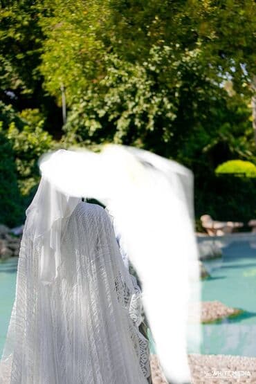 ziyafet geyimi per page 100: Məhsul: Ağ gəlinlik və duvaq komplekti Təsvir: 650 azne tikilib. 350 — 2