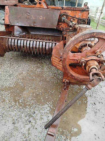 kotanlar traktör: Saman presi – traktorla qoşulan, zəncir ötürücülü, təkərlər üzərində — 8