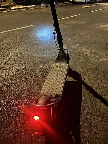 İşlənmiş Elektrik samokat 10", 351 - 500 Vt, 16 - 25 km/s, Ünvandan götürmə — 2