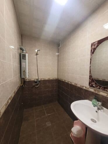 kiraye evler 9 cu mkr: Bakı, 3 otaqlı, Köhnə tikili, m. Xalqlar Dostluğu, 75 kv. m — 9