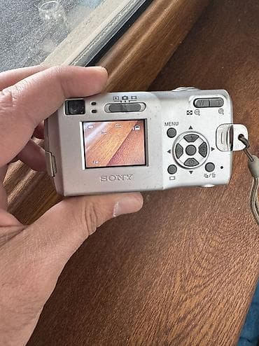 Fotokameralar: Sony Cyber-shot DSC-S40 reqemsal fotoaparat tam islekdir zerre qederde — 3