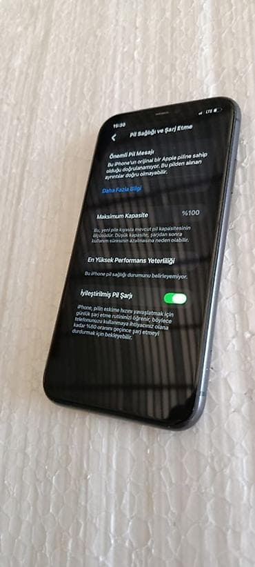 iphone 11 telefon: IPhone 11, Qara, Face ID — 4