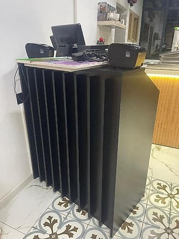 demir nerdivan: Restoran və kafe üçün resepsiyon/kassa stendi və servis dolabı 2 — 3