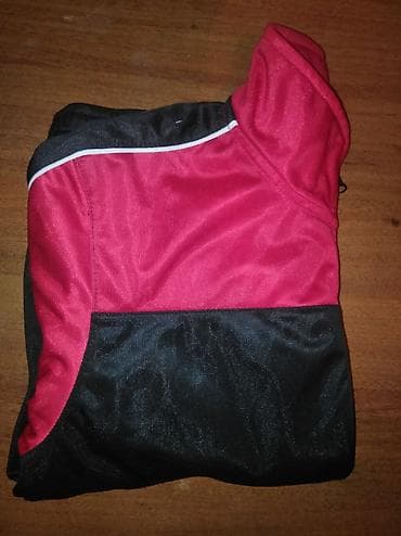 140 sm hündürlük üçün idman gödəkçəsi. 8 manat. m/s Hezi Aslanov