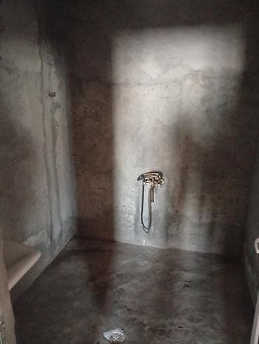 icarə ev: Satılır: daş kürsülü, geniş həyətə malik həyət evi - Tikili — 9