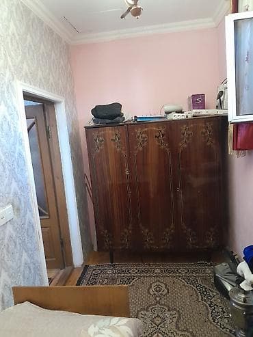 Satılır: həyət evi keşlə qes.4 otaq 1 sot heyeti marşuruta yaxin 130 — 10