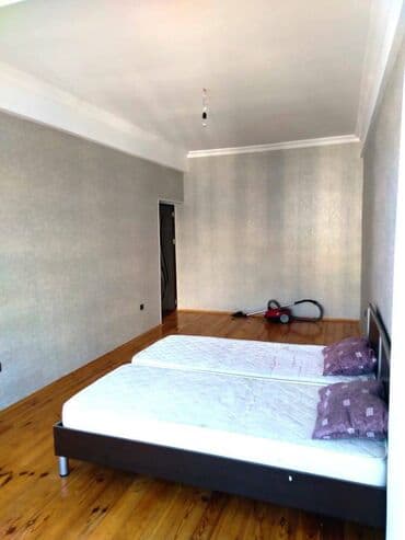 20 ci sahə evlər: Xətai rayonu, Həzi Aslanov metrosu yaxınlığında, Sadıqcan küçəsində — 9