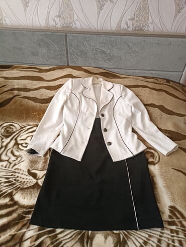 Tezeden heç seçilmir 1 /2 defe geyinilib.razmer uyğun gelmediyi üçün lalafo.az -da Tezeden heç seçilmir 1 /2 defe geyinilib.razmer uyğun gelmediyi üçün