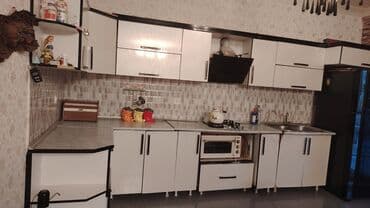 Pufiklər: Mətbəx mebeli dəsti - Rəng: ağ + qara xəttlər - Üst dolablar: bir — 3