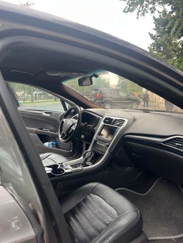 yağış sensoru: Ford Fusion sedan – tünd boz rəng, zərif və aerodinamik dizayn. Əsas — 1