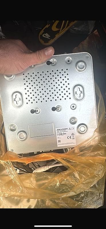 Hikvision videomüşahidə sistemi komplekti 4 eded kameradi Tərkib: -