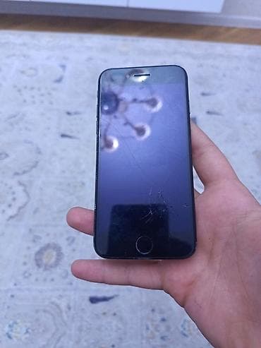 iphone 3 almaq: IPhone 7, Qara, Qırıq — 4