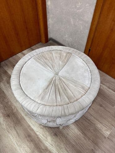 Dəyirmi puf/oturacaq - Şıq dizayn: yumru forma, toxumalı “kapitone”