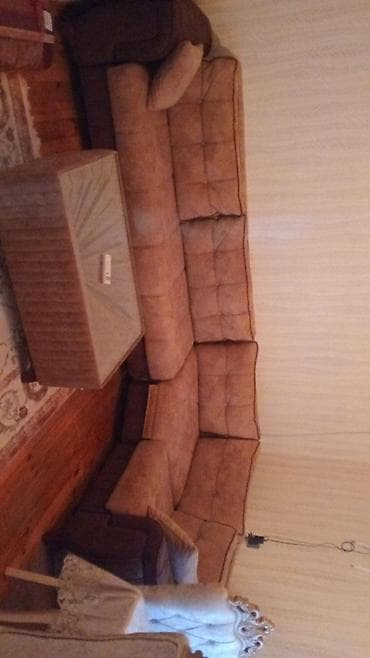 stol dəsdi: Qonaq otağı mebel dəsti Tərkibi: - Vitrin şkaf: şüşə vitrinli, krem — 3