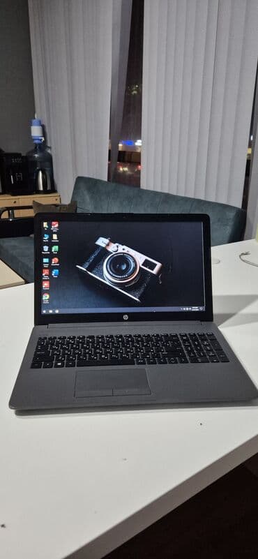 Monitorlar: HP noutbuk Ekran: 15.6", mat panel Processor : AMD Ryzen 3 3200U Ram — 1