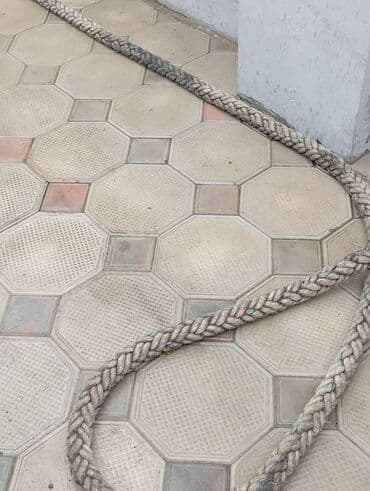 Döşəklər: Möhkəm, qalın kəndir - Diametr: təqribi 15 sm (çox qalın) - Uzunluq — 6