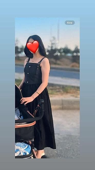 don: Qara rəngli uzun qadın donu. Model nazik çiyin qayışlıdır və ön — 2