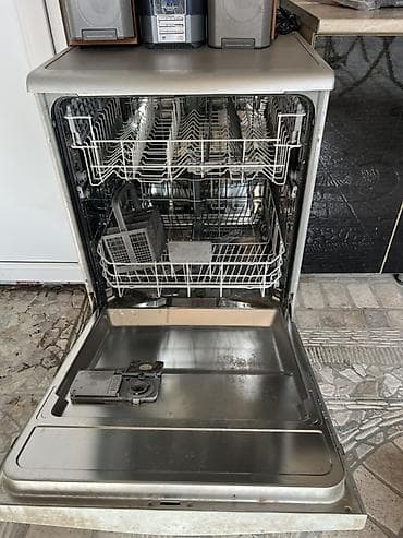 Plitələr və bişirmə panelləri: Qabyuyan maşın Arcelik, Tam qabaritli (60 sm.), Ayrıca dayanan, İşlənmiş — 2