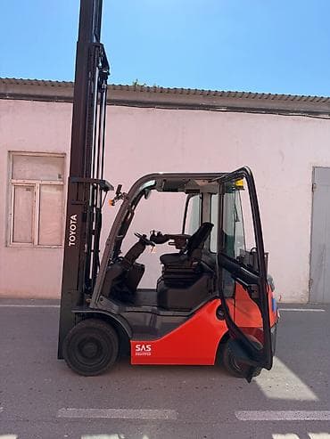 Digər nəqliyyat: Toyota avtocar(cengelli yukleyici) 2015 ci il Dizel motor 4.5 metr — 3
