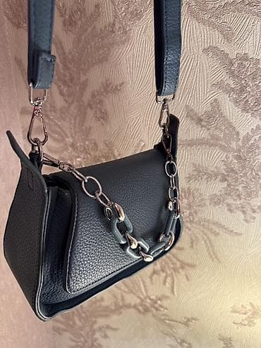 Zinciri cixartmag olur,25 azn alinib
Yenidir — 3