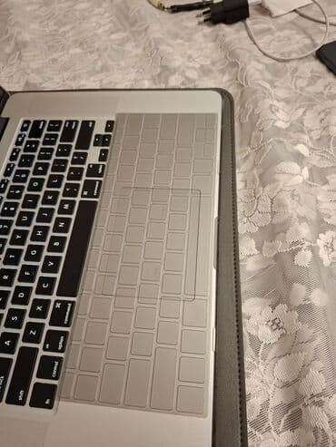 macbook m1 qiymeti: Apple MacBook Pro noutbuku Xüsusiyyətlər: - Korpus: gümüş rəngli — 7
